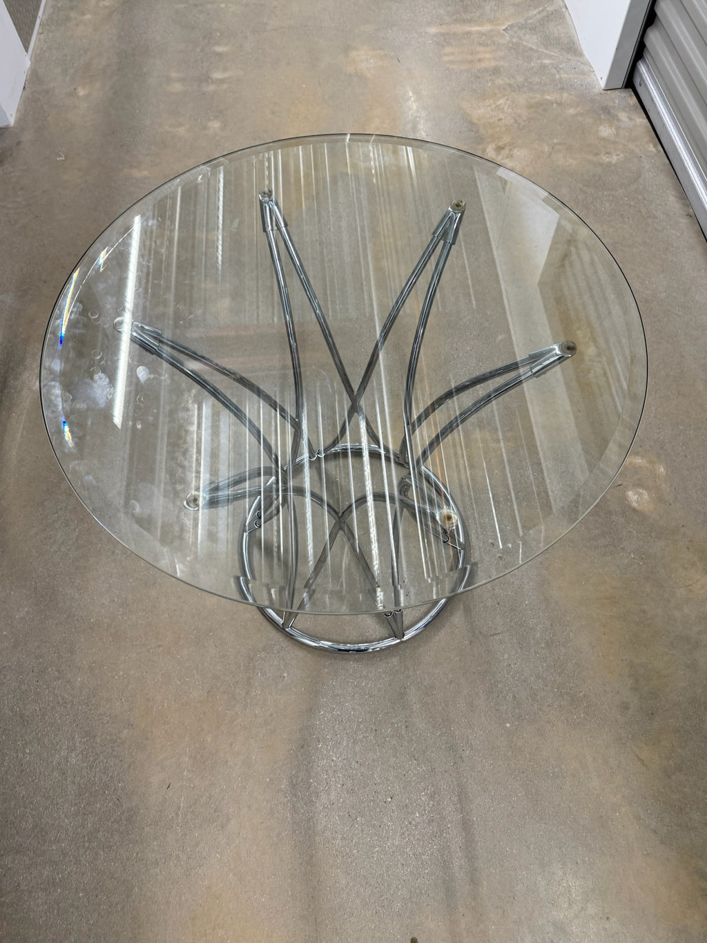 Round Lamp Table