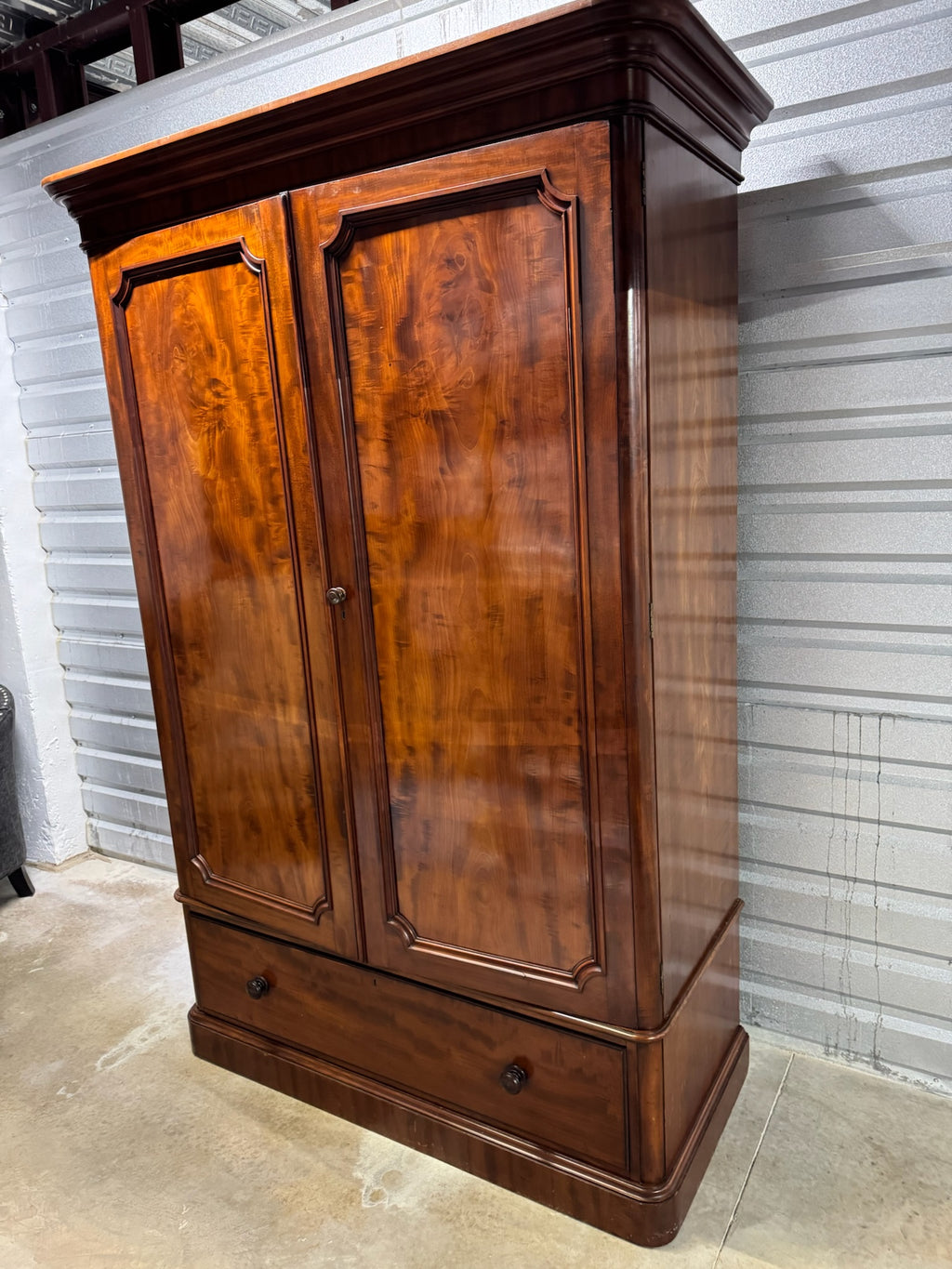 Wardrobe/Armoire