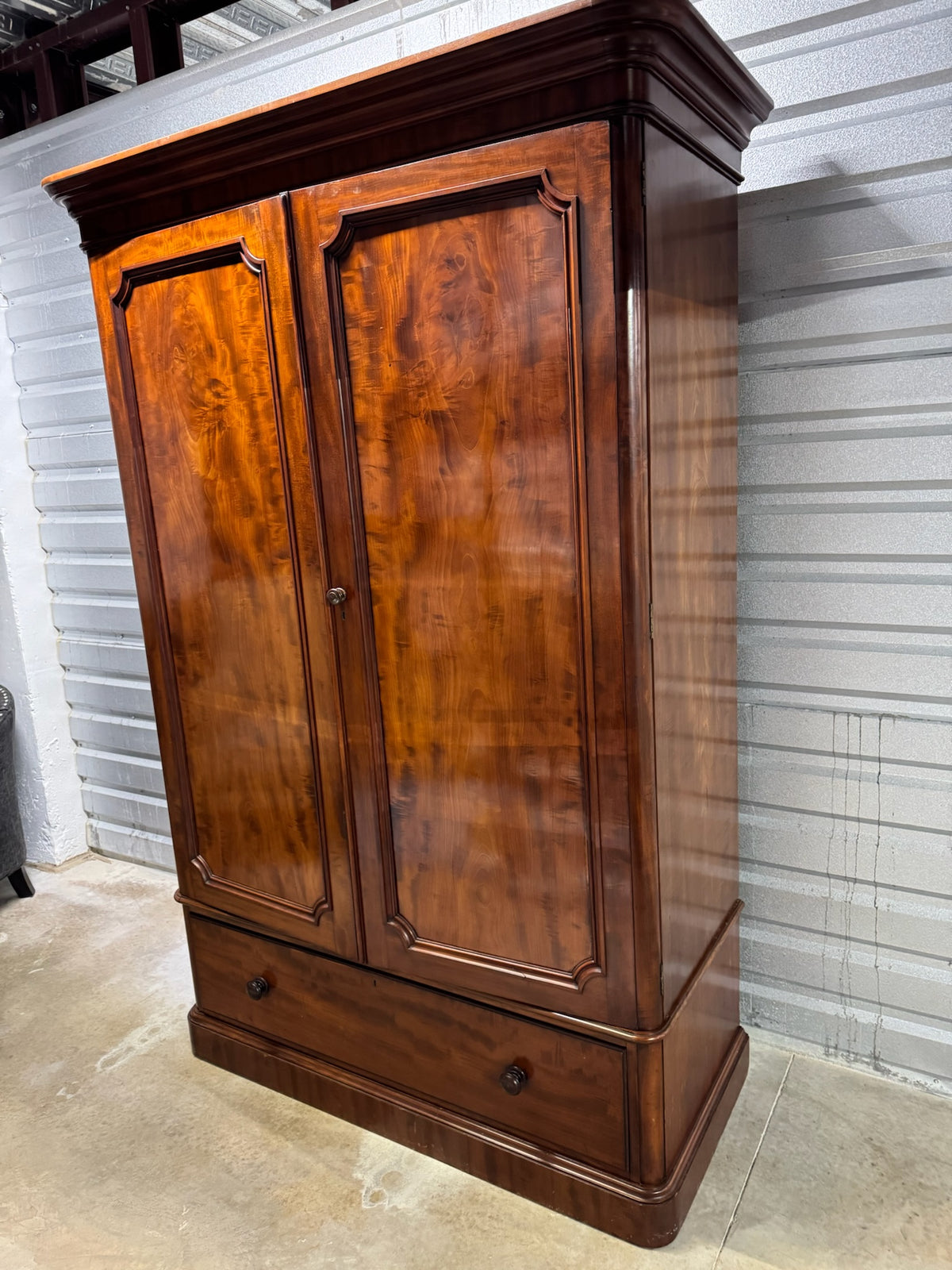 Wardrobe/Armoire