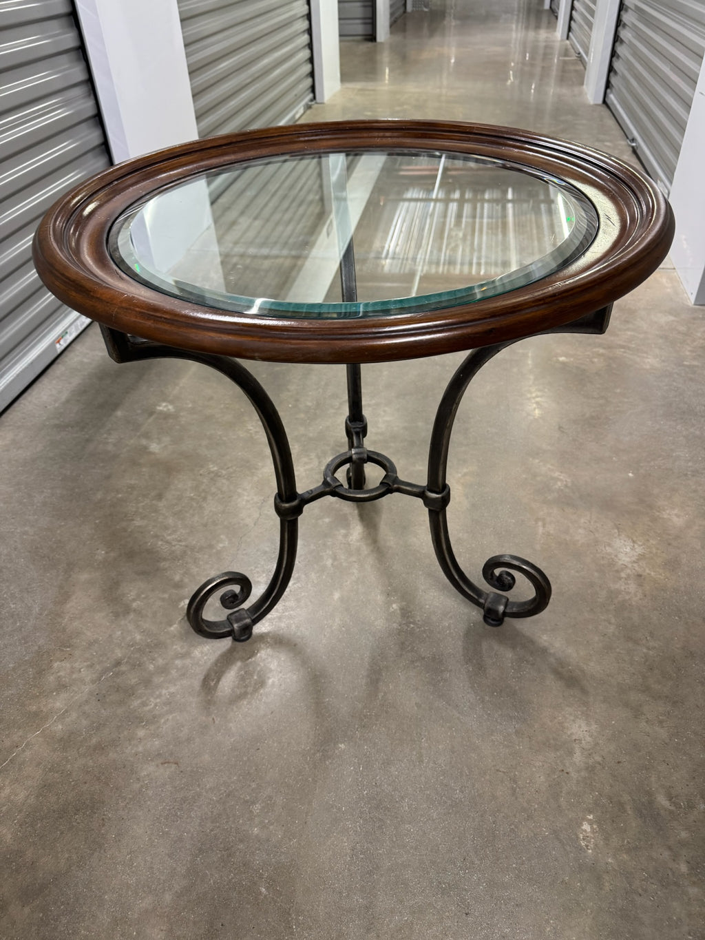 Round Lamp Table