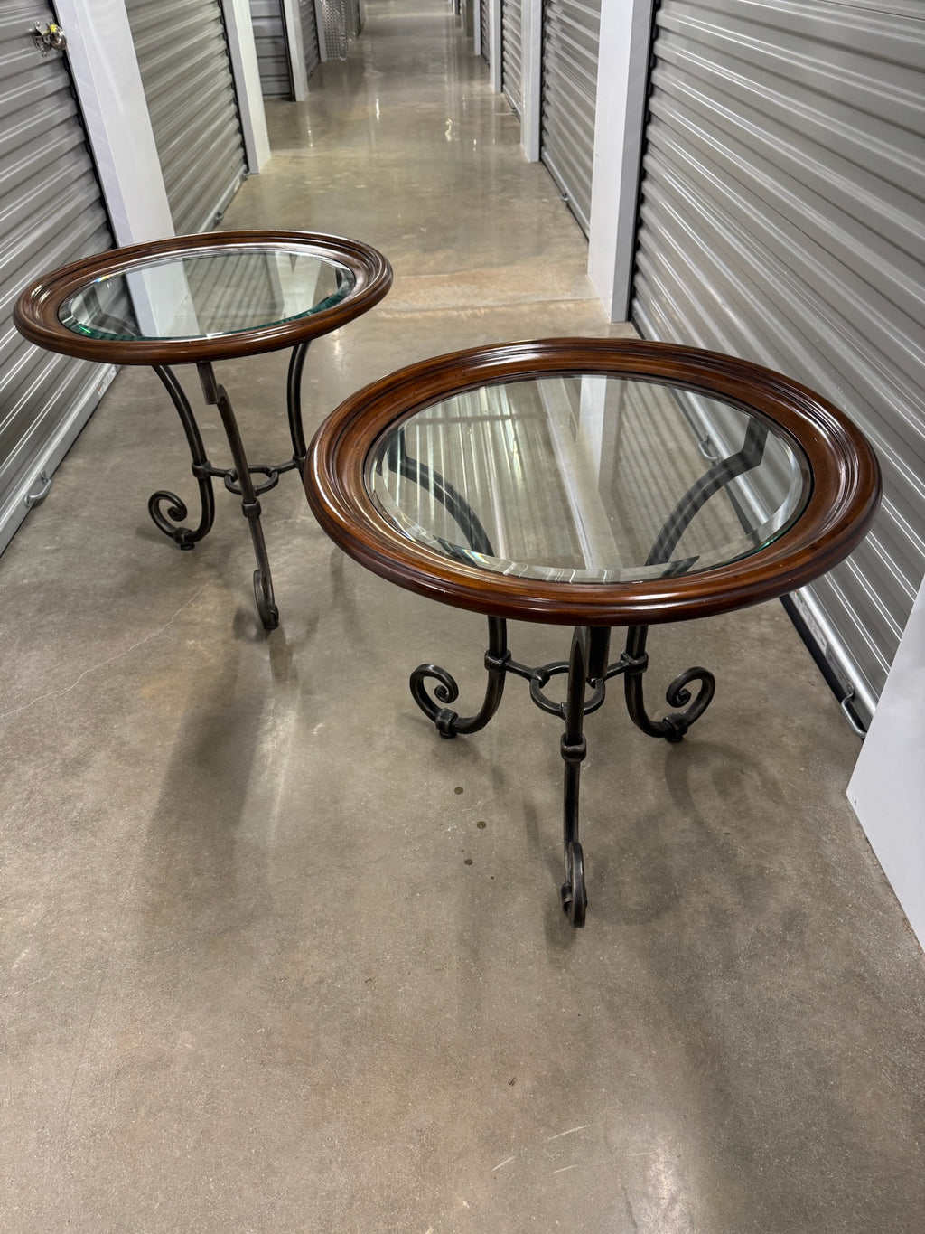 Round Lamp Table