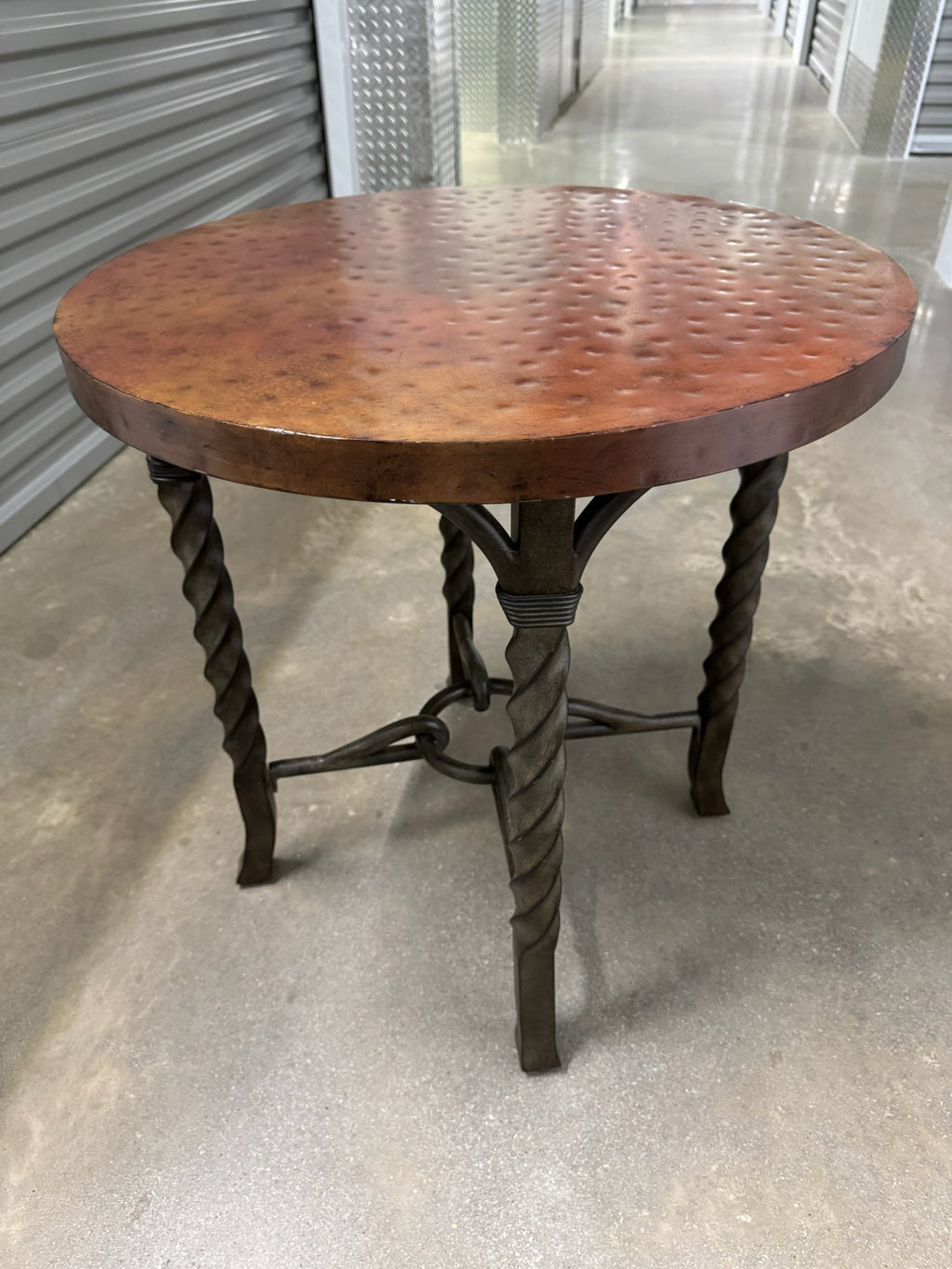 Round Lamp Table