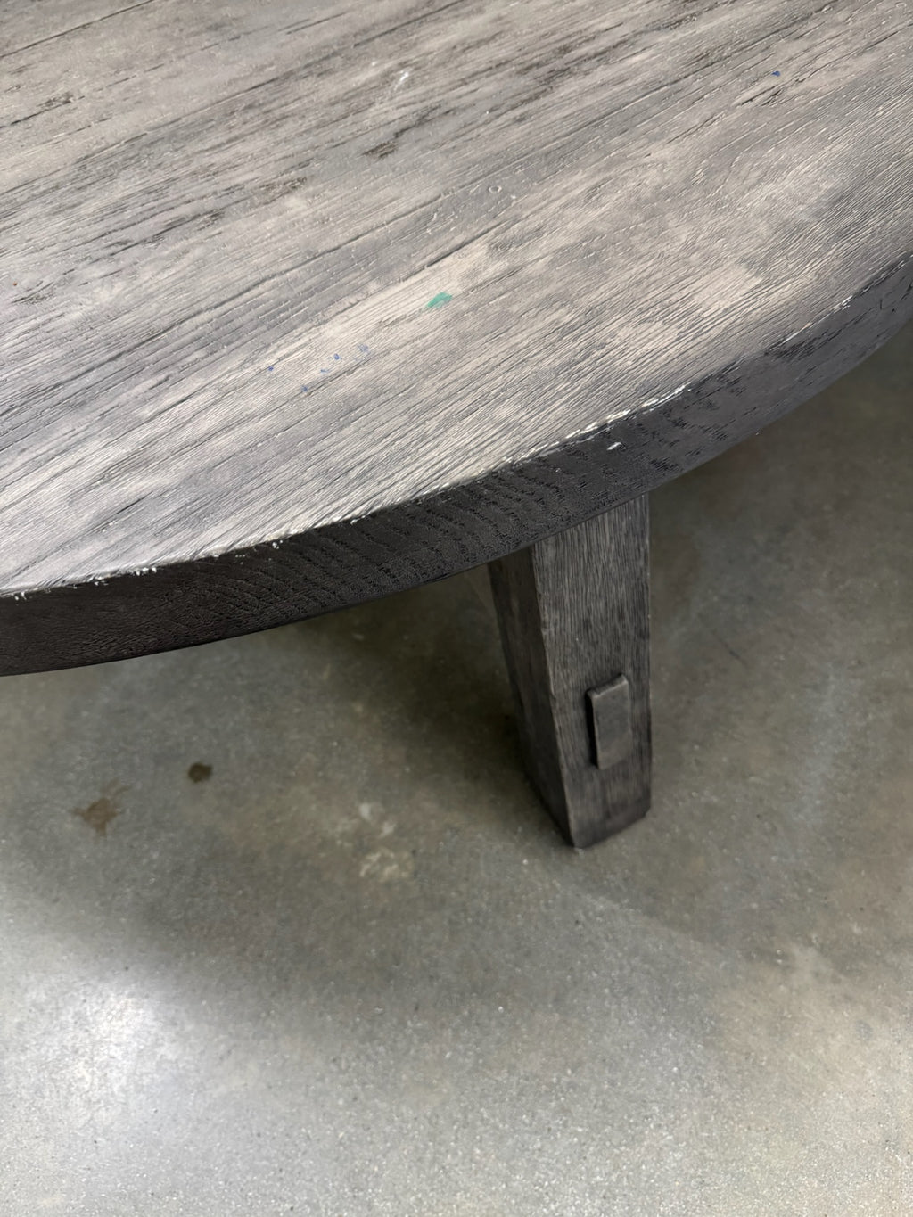 Round Cocktail Table